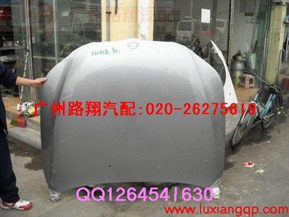 宝马523LI前机盖