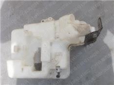 宝马523LI雨刮喷水壶