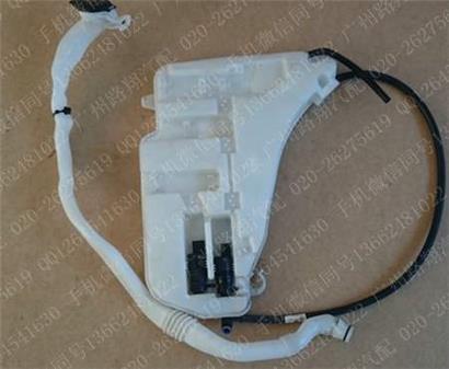 宝马GT550I雨刮喷水壶