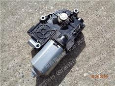 宝马320LI天窗电机