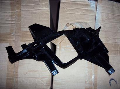 宝马740LI大灯支架