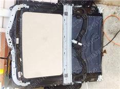 宝马740LI汽车天窗