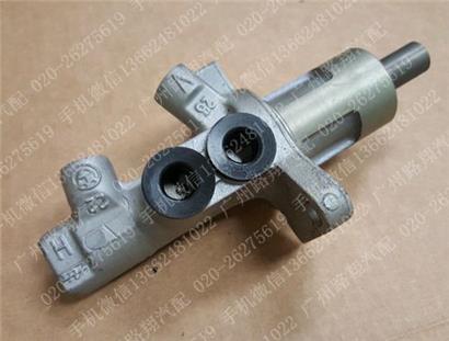 宝马118I刹车总泵