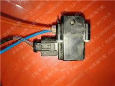 宝马730LI打气泵分配阀