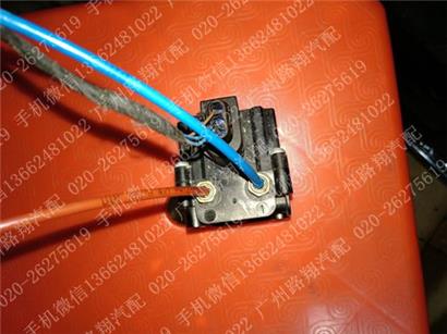 宝马740LI打气泵分配阀