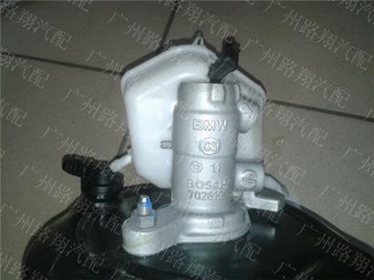 宝马428I刹车总泵