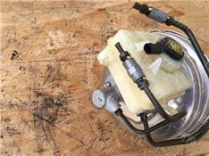 宝马535LI刹车总泵