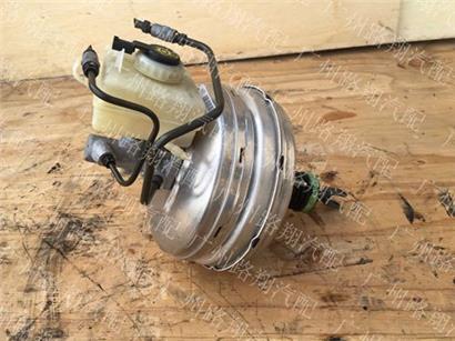 宝马520LI刹车总泵