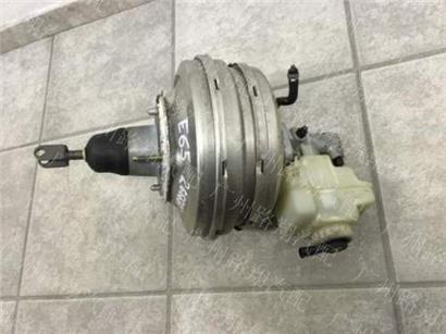 宝马730LI刹车总泵