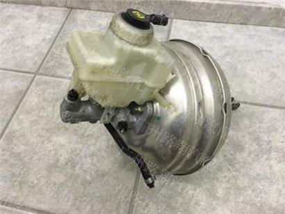 宝马745LI刹车总泵