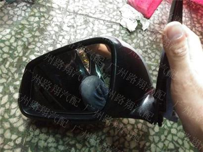 宝马M135I倒车镜