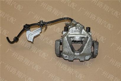 宝马328LI刹车分泵