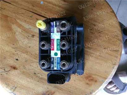 奥迪Q7打气泵分配阀