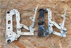 宝马523LI机盖合页