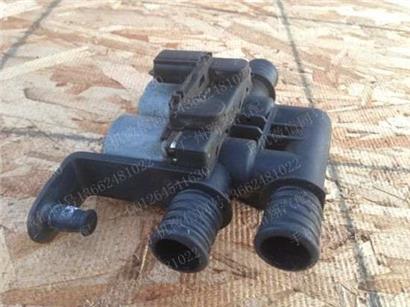 宝马630I暖风水阀