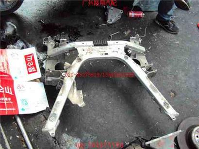 宝马760LI元宝梁