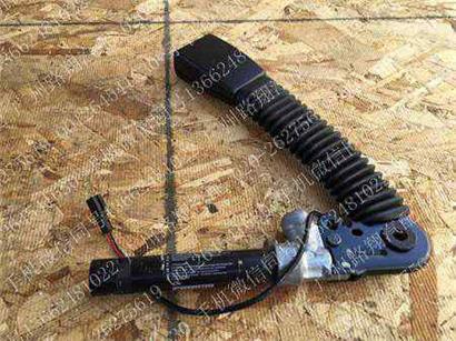 宝马760LI安全带插扣