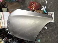 宝马730LI前机盖