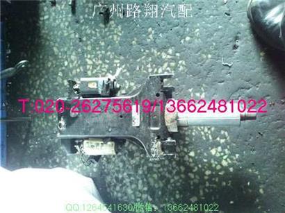 宝马M6方向机转向柱