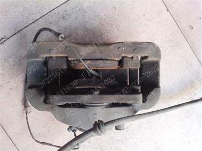 宝马730LI刹车分泵