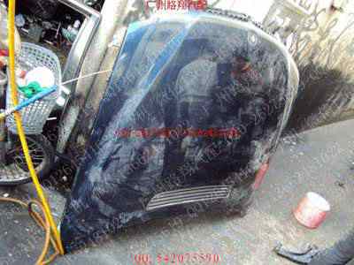 宝马760LI前机盖