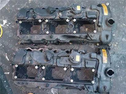 宝马535LI气门室盖