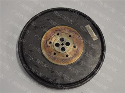 宝马M6扭振减震器