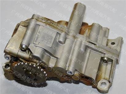 宝马528LI机油泵