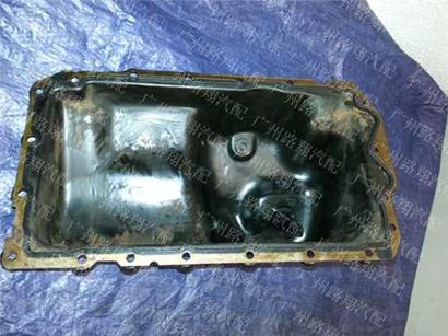 宝马318LI发动机油底壳