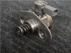 宝马328LI高压油泵 1351 8635 048