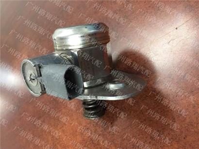 宝马320LI高压油泵 1351 8604 229