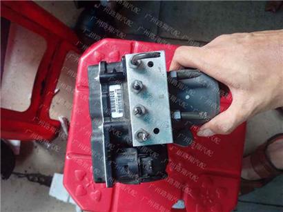 奔驰E300ABS泵-212-207