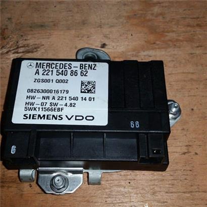 奔驰S500汽油泵电脑