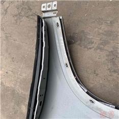 奔驰GLE550翼子板