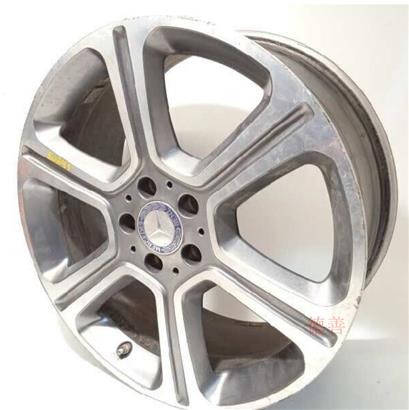 奔驰C180轮毂-胎铃