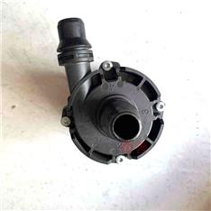 奔驰C260冷却液泵