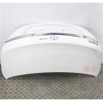 奔驰C200行李箱盖