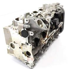 奔驰GLC300汽缸盖