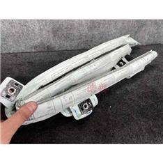 奔驰E320车顶气帘