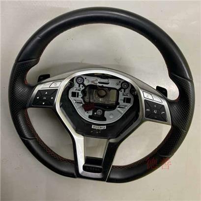 奔驰B260转向盘