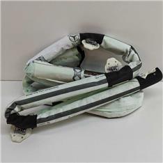 奔驰CLA180车顶气帘