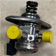 奔驰A180高压油泵