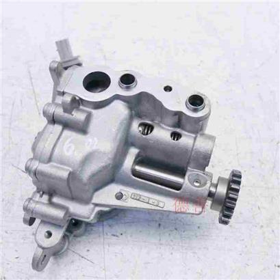 奔驰A200机油泵 2701800000