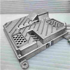 奔驰S300音响放大器