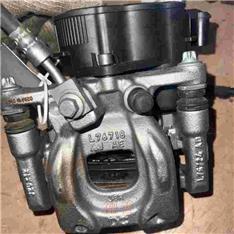 奔驰B260刹车分泵