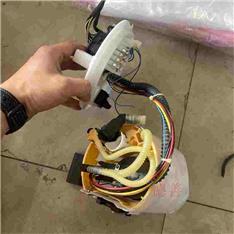 奔驰B260汽油泵-油箱