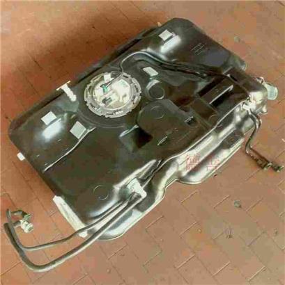 奔驰A200汽油泵-油箱