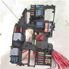 奔驰247-246保险丝盒