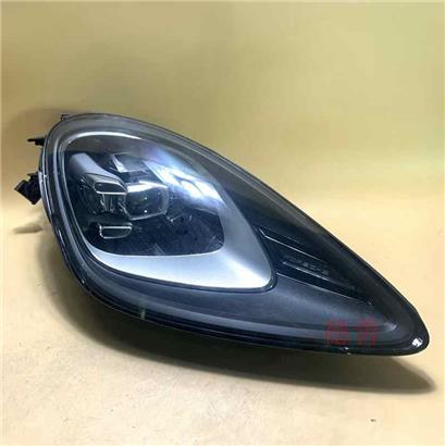 保时捷卡宴前大灯